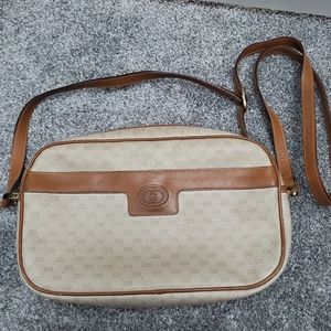 Vintage Gucci crossbody bag